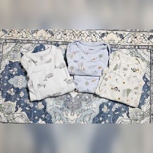 Gerber White Baby Onesie with Bear Design